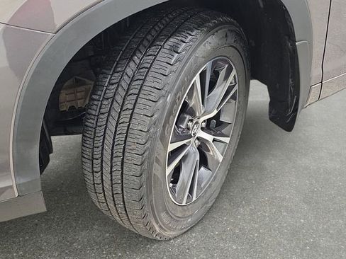 Used 2016 Toyota Highlander XLE image 31