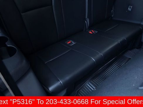 Used 2023 Toyota Highlander XLE AWD/4WD image 30