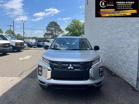 Used 2026 Mitsubishi Outlander Sport LE AWD/4WD image 3