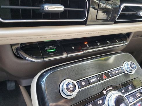 Used 2023 Lincoln Nautilus Reserve image 29