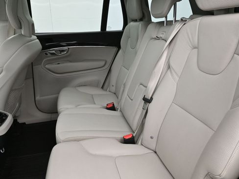 Used 2018 Volvo XC90 T6 Momentum w/ Convenience Package image 21