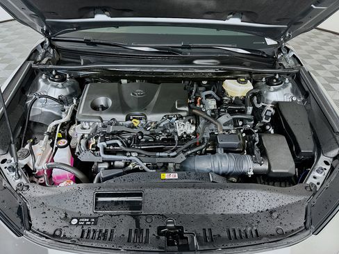 Used 2025 Toyota Camry SE image 32