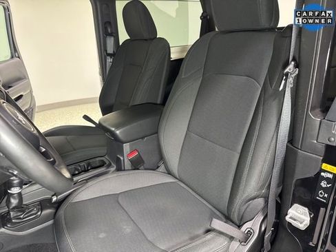 Used 2022 Jeep Wrangler Willys image 12