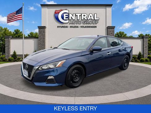 Used 2019 Nissan Altima 2.5 S FWD image 3