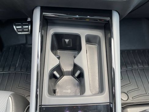 Certified 2025 Volkswagen Tiguan SEL R-Line AWD/4WD image 16