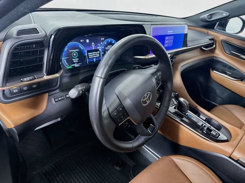 Certified 2025 Toyota Crown Signia w/ Advanced Technology Package AWD/4WD image 9