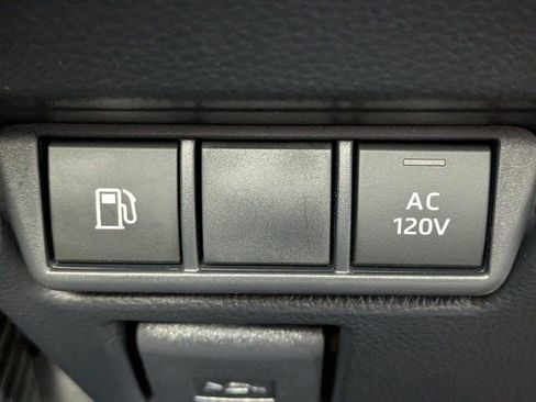 New 2025 Toyota Prius Plug-In Hybrid image 26