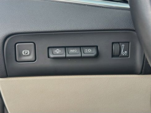Used 2024 Buick Enclave Avenir w/ Avenir Technology Package FWD image 37