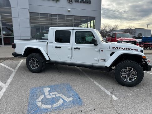 New 2026 Jeep Gladiator Mojave image 36