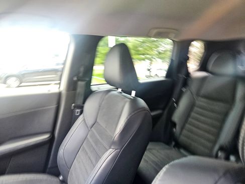 Used 2023 Mitsubishi Outlander SE FWD image 6