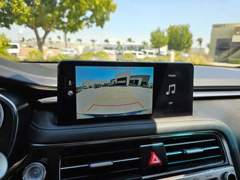 Used 2025 Genesis G70 2.5T image 31