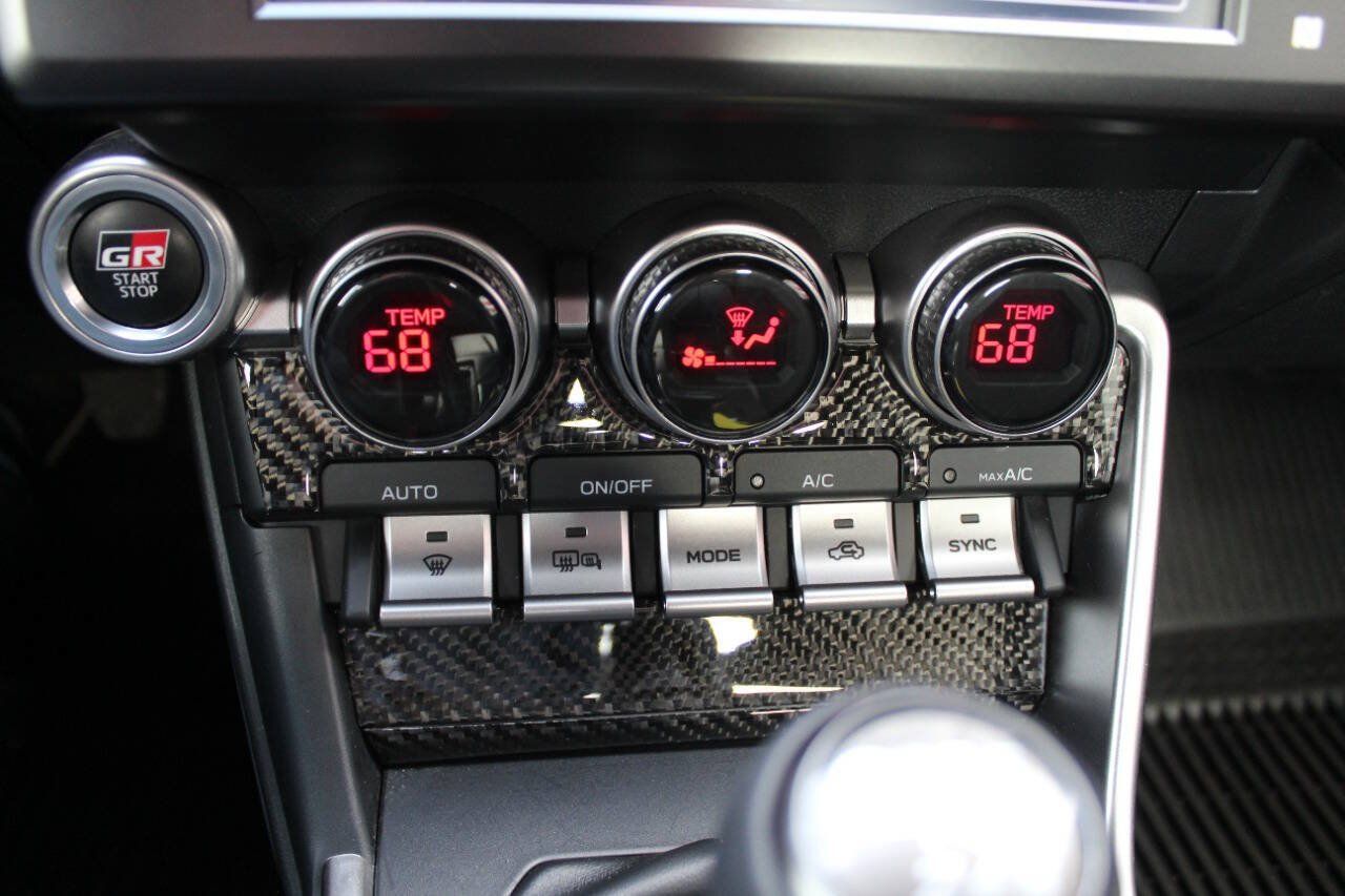 Used 2023 Toyota GR86 RWD image 15