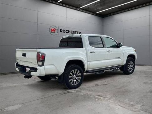 Certified 2022 Toyota Tacoma Limited AWD/4WD image 98