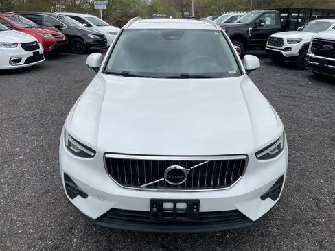 Used 2023 Volvo XC40 B5 Plus AWD/4WD image 3