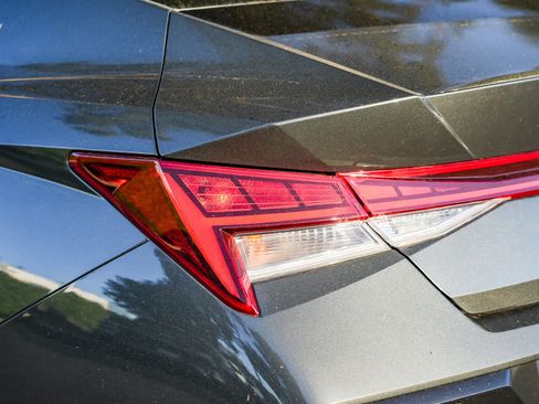 New 2026 Hyundai Elantra Limited FWD image 7