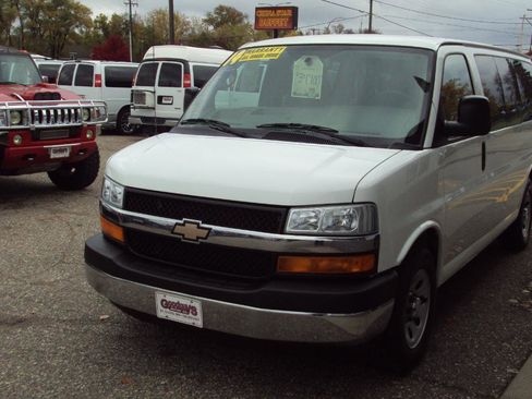 Used 2014 Chevrolet Express 1500 LT w/ LT Preferred Equipment Group AWD/4WD image 4