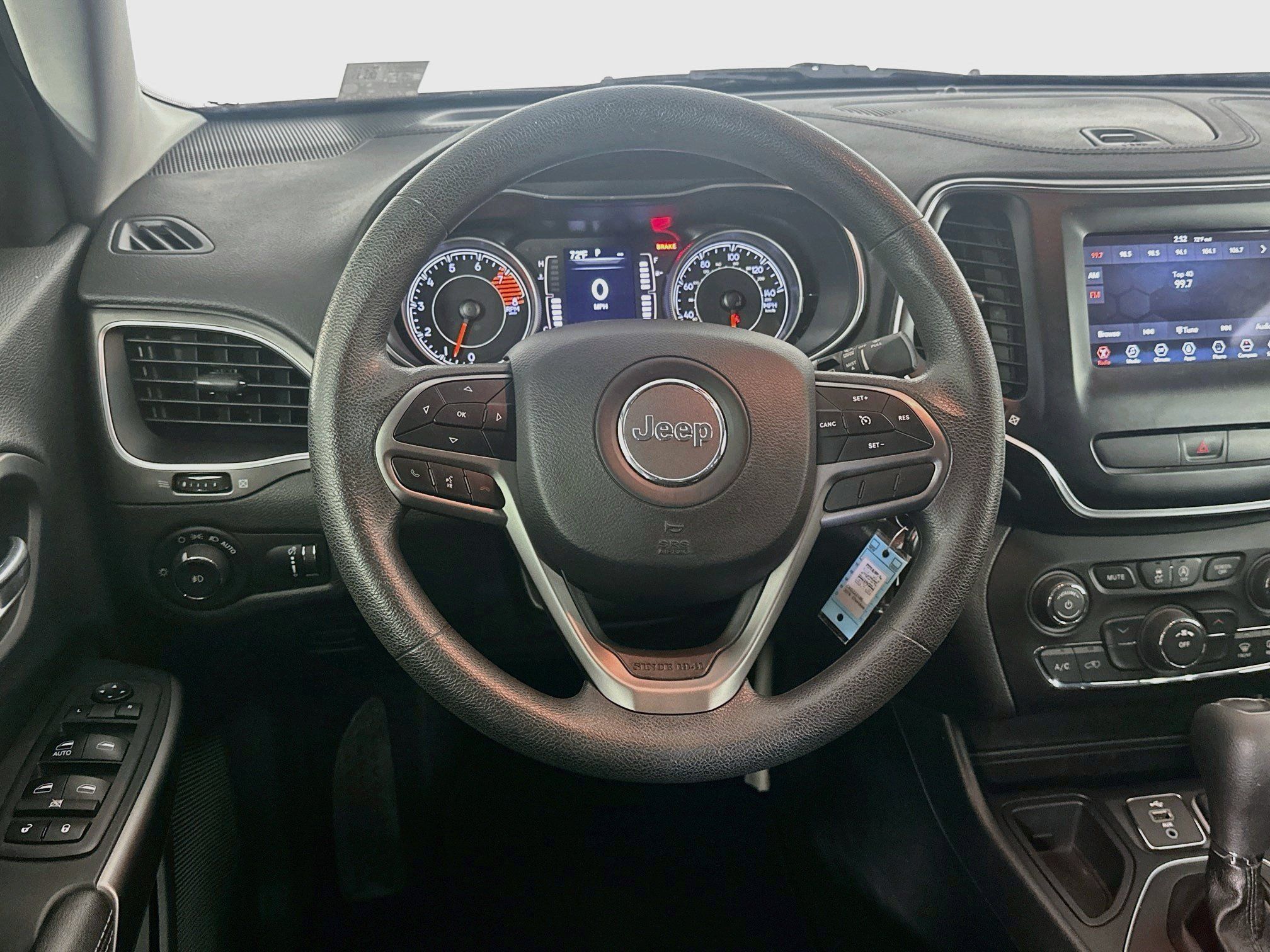 Used 2019 Jeep Cherokee Latitude w/ Popular Appearance Group FWD image 17
