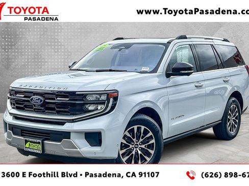 Used 2025 Ford Expedition Platinum AWD/4WD image 1