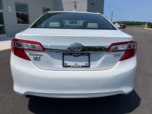 Used 2013 Toyota Camry XLE FWD image 4