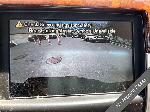 Used 2011 Cadillac Escalade Platinum AWD/4WD image 17