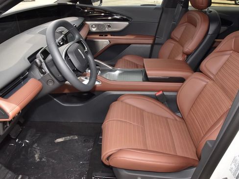 New 2026 Lincoln Nautilus Reserve AWD/4WD image 12