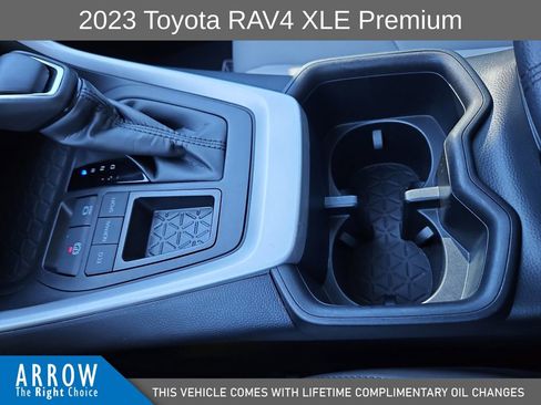 Used 2023 Toyota RAV4 XLE Premium image 28
