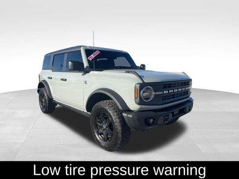 Used 2023 Ford Bronco Black Diamond image 5