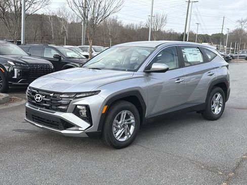 Certified 2026 Hyundai Tucson SE FWD image 3