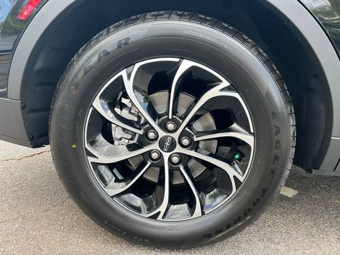 New 2026 Lincoln Nautilus Premier w/ Equipment Group 102A AWD/4WD image 18