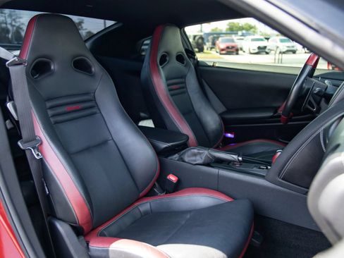 Used 2015 Nissan GT-R Black Edition AWD/4WD image 34