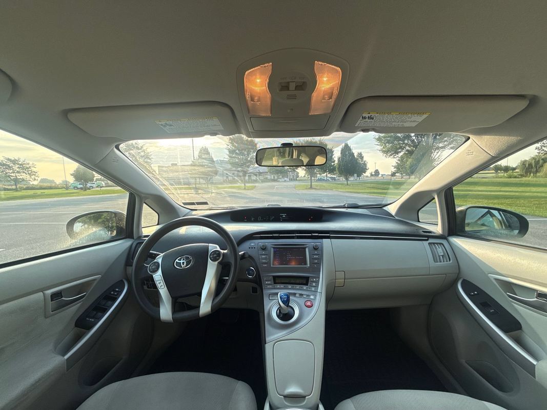 Used 2013 Toyota Prius Two FWD image 15