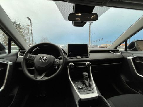 Used 2025 Toyota RAV4 LE image 33