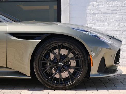 Used 2025 Aston Martin DB12 Coupe RWD image 4