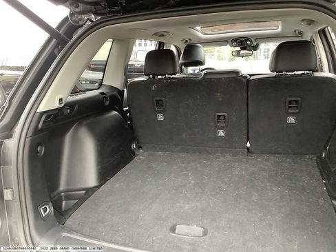 Used 2022 Jeep Grand Cherokee Limited image 16