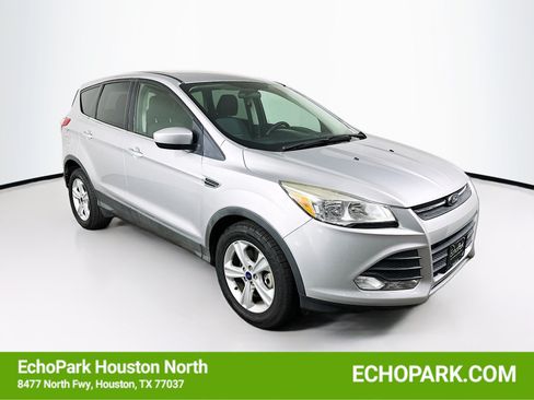 Used 2015 Ford Escape SE FWD image 1