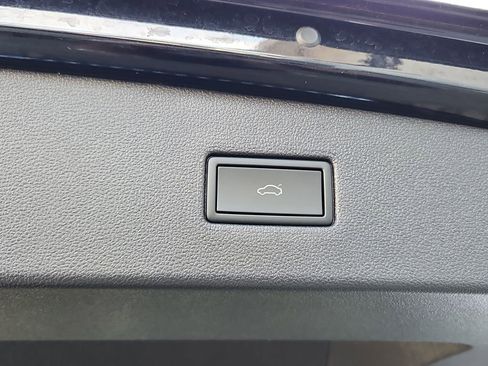 Used 2024 Volkswagen Tiguan Wolfsburg Edition image 31