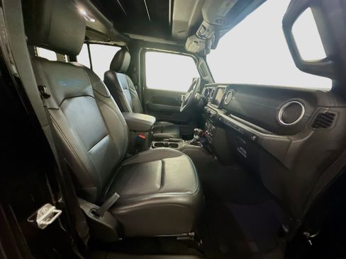 Used 2023 Jeep Wrangler Unlimited Rubicon 4xe w/ Steel Bumper Group image 32