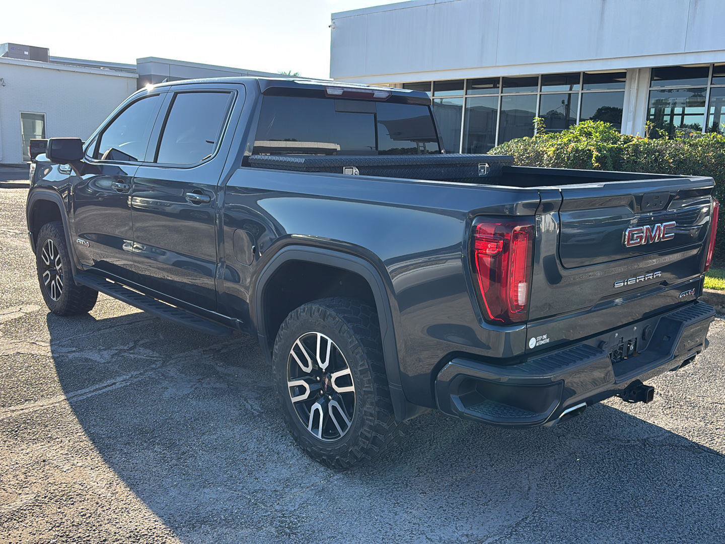 Used 2021 GMC Sierra 1500 AT4 w/ AT4 Preferred Package AWD/4WD image 5