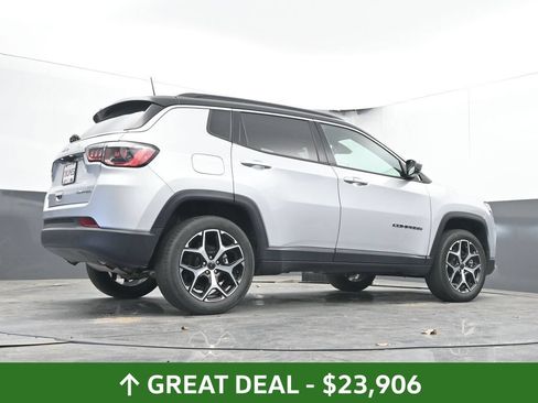 Used 2025 Jeep Compass Limited AWD/4WD image 48