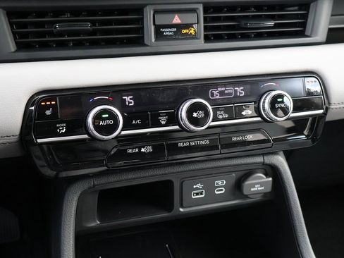 New 2025 Honda Pilot Touring image 23