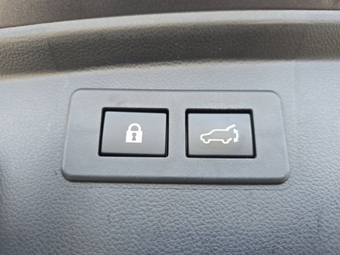 Used 2020 Subaru Outback Touring w/ Popular Package #2 image 16