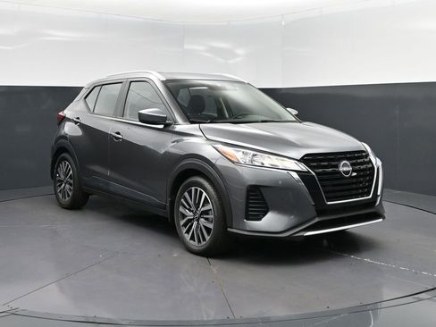 Used 2024 Nissan Kicks SV FWD image 9