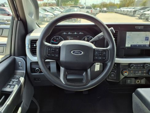 Used 2025 Ford F250 XLT AWD/4WD image 16
