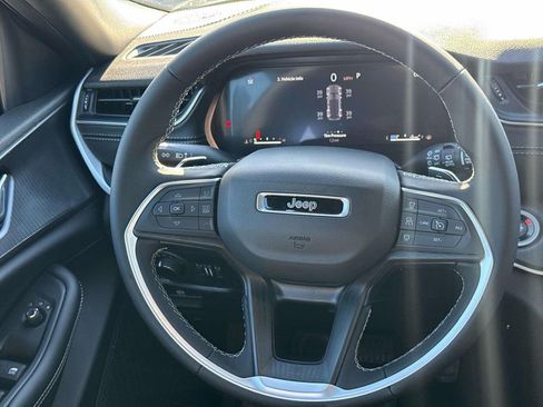 New 2025 Jeep Grand Cherokee Laredo X image 10