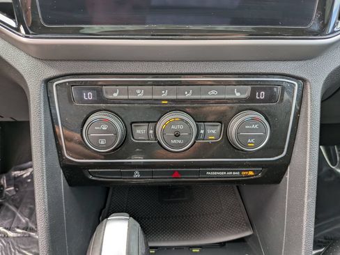 Certified 2023 Volkswagen Atlas SE w/ Panoramic Sunroof Package AWD/4WD image 23
