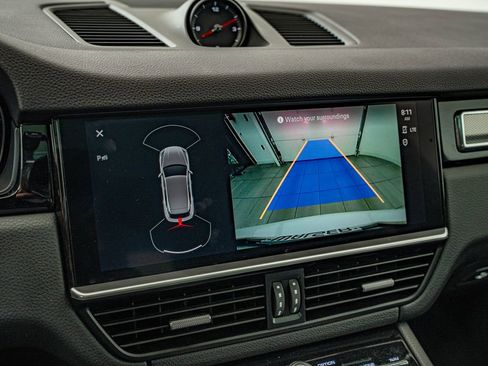 Certified 2023 Porsche Cayenne Platinum Edition AWD/4WD image 33