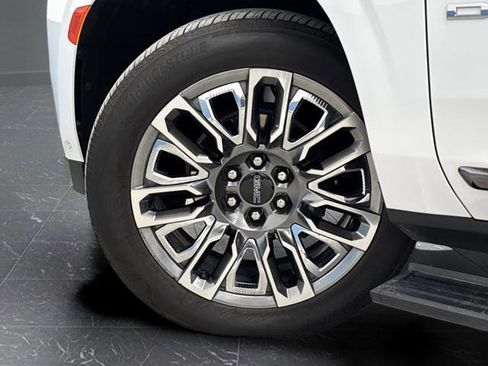 Used 2024 GMC Yukon XL Denali Ultimate image 43