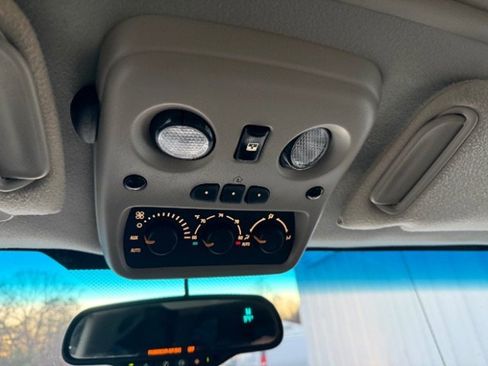 Used 2005 Chevrolet Tahoe Z71 w/ Preferred Equipment Group image 32