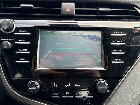 Used 2019 Toyota Camry SE FWD image 26