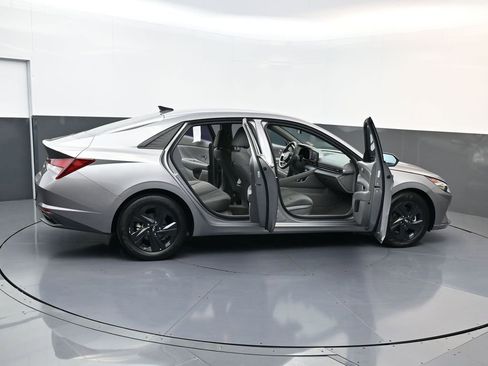 Certified 2023 Hyundai Elantra SEL image 27